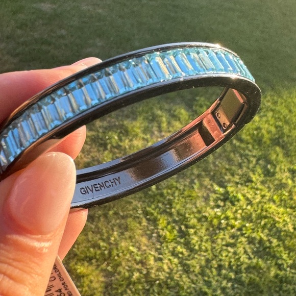 Vintage GIVENCHY hammered silver tone London Blue Topaz color bracelet - Picture 2 of 13